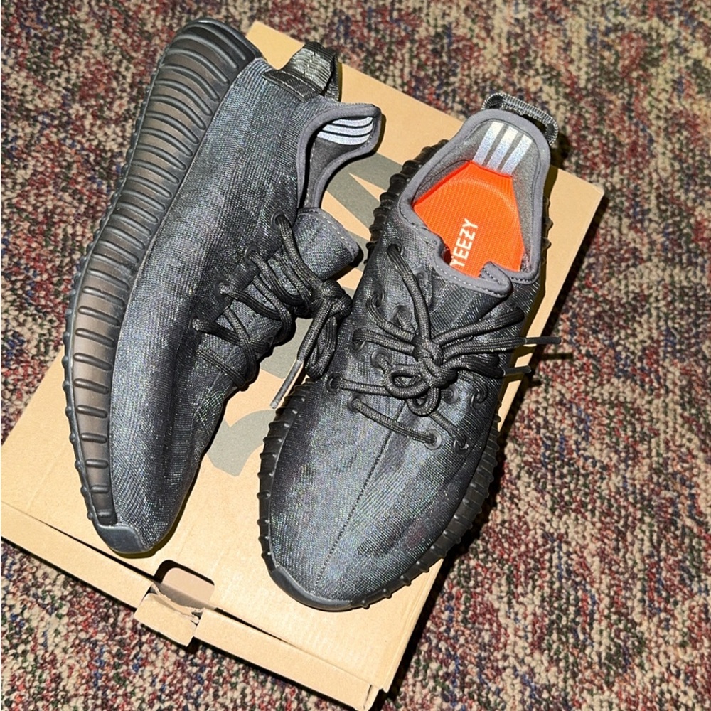 Adidas Yeezy Boost 350 V2 Charcoal Black